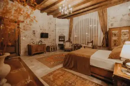 Serenus Cave Suites - 41