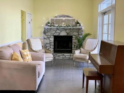 Seven Gables Inn - 1