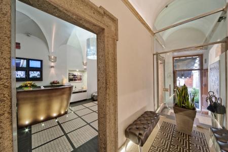 Navona Palace Luxury Inn - 9