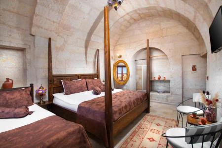 Romantic Cave - 27