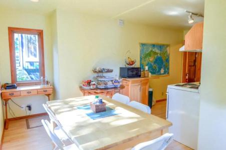 Sea Treasures Inn - 35
