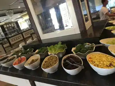 Throne Beach Resort & Spa - 9