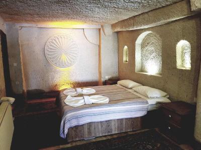 Elite Cave Suites - 16