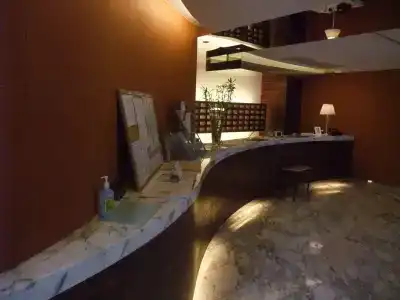 Center - 18