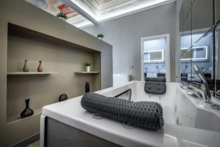 Martelli 6 Suite & - 112