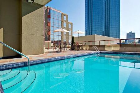 Holiday Inn Express Vancouver-Metrotown (Burnaby) - 11