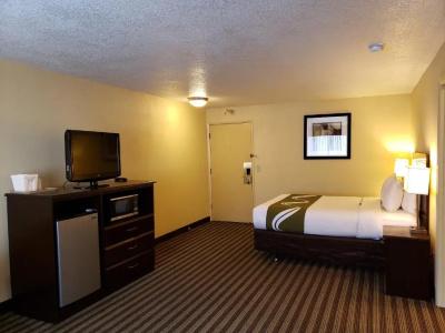 Quality Inn & Suites Vancouver - 49