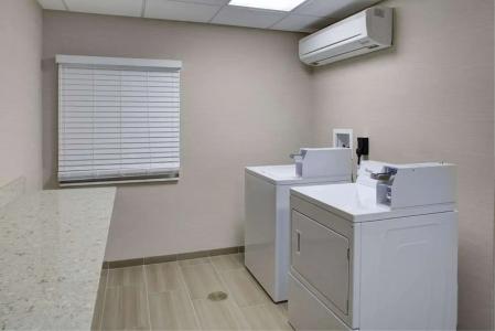 Hampton Inn & Suites, Vt - 24