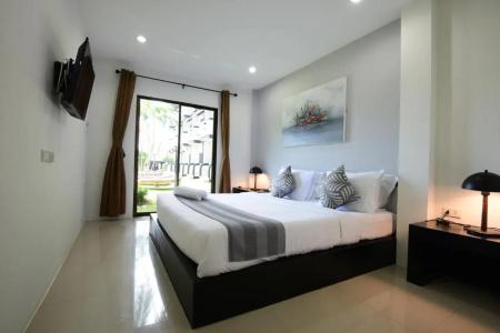 Nr Nanai Patong - 55