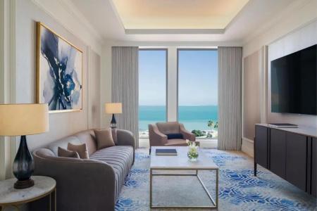 The St. Regis - 86