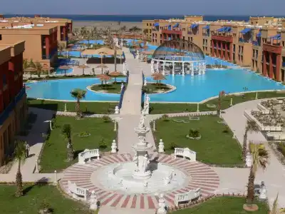 Titanic Palace - Families and Couples only - 37
