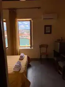 Helena - 102
