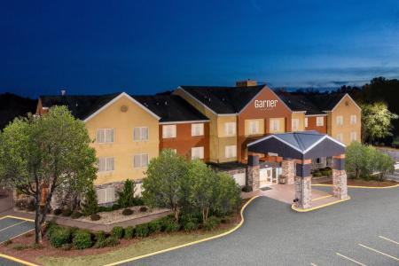 Fairfield Inn West - 23
