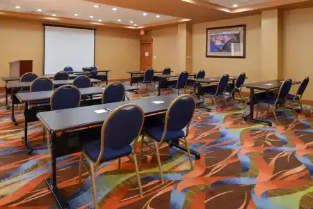 Holiday Inn Express, An Ihg - 32