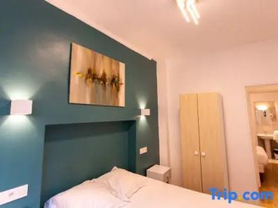 Hôtel de La Marne - 13