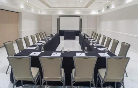 DoubleTree by Hilton Grand Biscayne Bay - 17