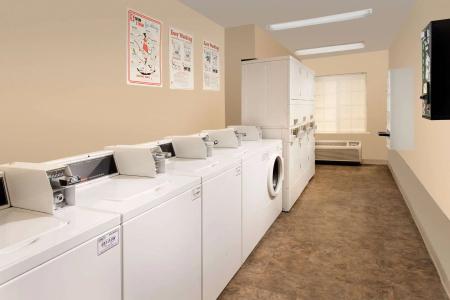 WoodSpring Suites - 2