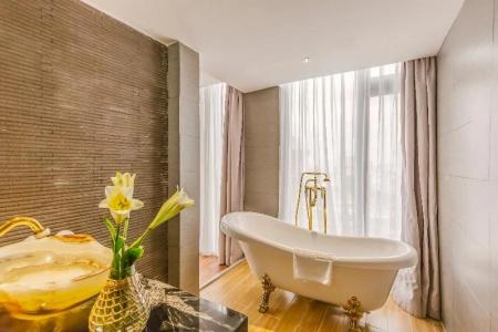 Winsuites Saigon - 57