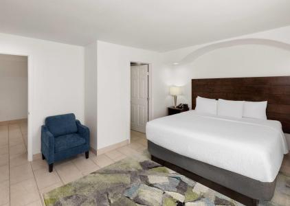 La Quinta by Wyndham Airport - 47
