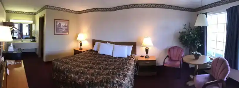 La Quinta by Wyndham Branson - 19