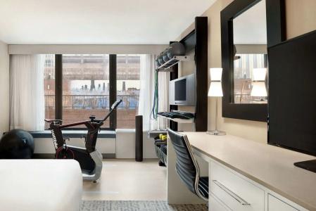 DoubleTree by Hilton Chicago Magnificent Mile - 26