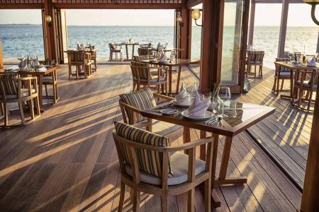 Hurawalhi Island Resort - 8