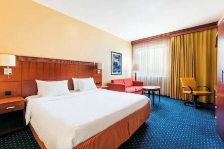 Courtyard by Marriott Prague City - 38