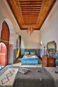 Riad Vega - 16