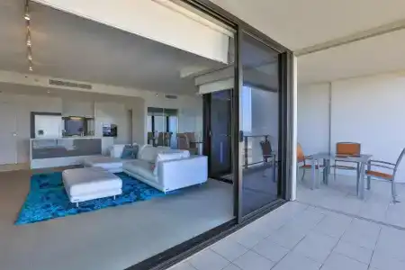 Ultra Broadbeach - 80