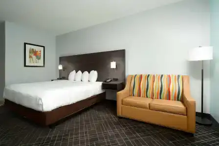 Baymont by Wyndham Riverwatch - 5