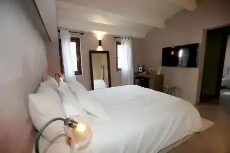 Casa Nostra Luxury Suites - 107