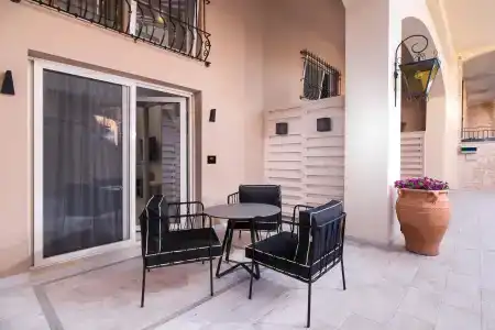 Neikos Mediterraneo Luxury Suites - 69