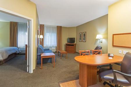 Candlewood Suites, an IHG - 36