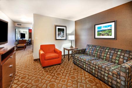 Holiday Inn & Suites Downtown, an IHG - 40