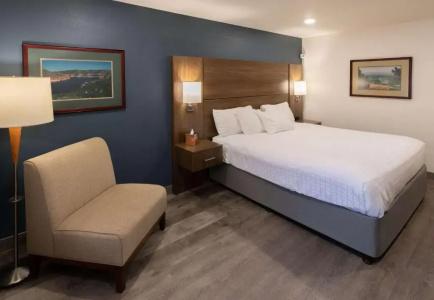 Best Western Plus Clocktower Inn - 38