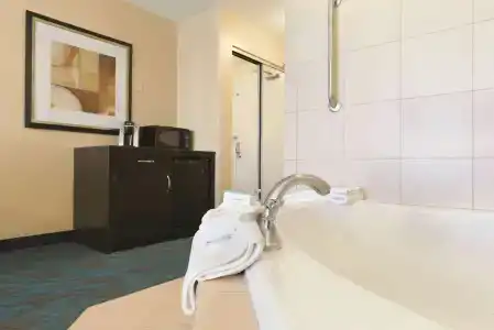 Hilton Garden Inn - 7