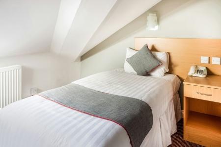 Oyo London Guest House - 35