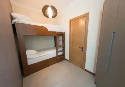 Season Suite Apart - 23