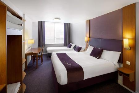 Premier Inn Hammersmith - 2