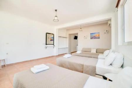 Sandy Beach Studios - 136