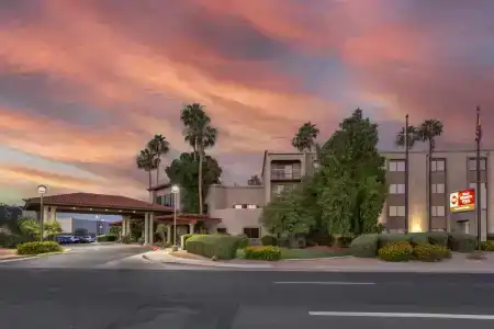 Best Western Plus Thunderbird Suites - 0