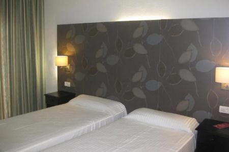 Apartamentos Hg Cristian Sur - 4