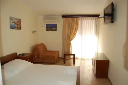 ROOMS & DOBROTSKI DVORI - 3