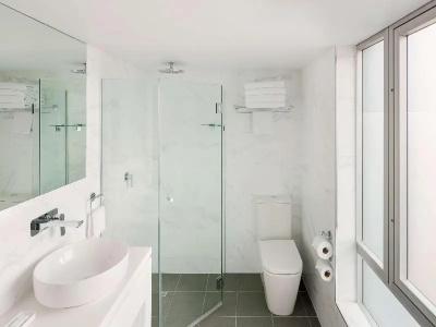ibis World Square - 38