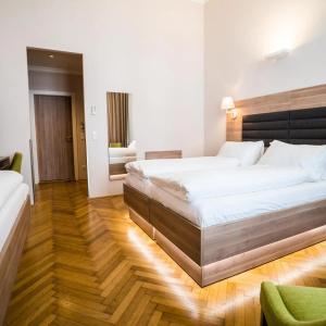 Marc Aurel - Newly refurbished - 40