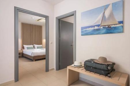 Trianon Luxury  & Suites - 124