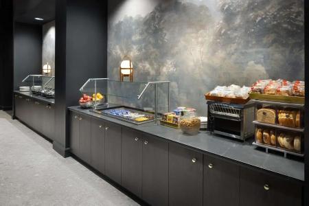 DoubleTree Suites by Hilton - 13