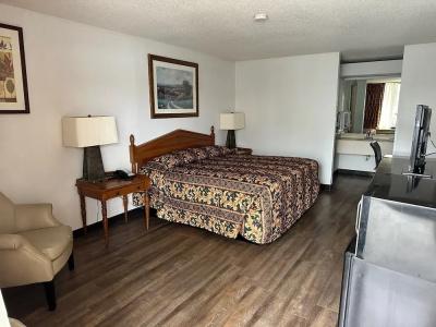 Executive Inn - 2