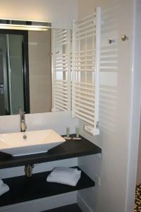 Best Western Le Cheval Blanc -Centre- Vieux Port - 233