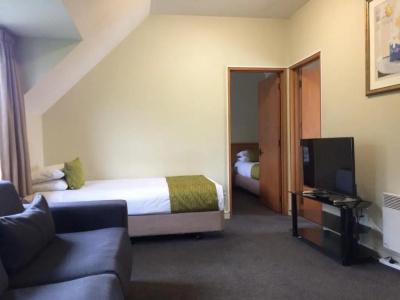 Allan Court - 87